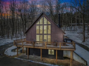 Sqyrls Nest - 3BR Retreat With a Hot Tub